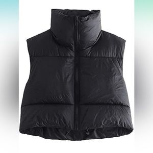 Black cropped puffer vest. SIZE MEDIUM Worn maybe once.